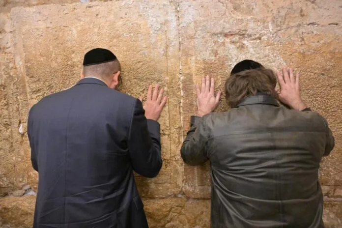 milei-muro-696x464-1